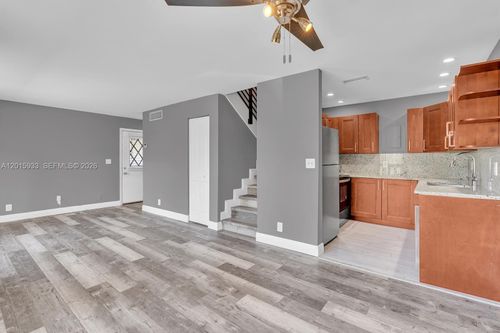 32b-8911 Nw 28th Dr, Coral Springs, FL, 33065-5283 | Card Image