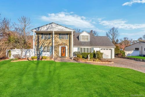 17 Wall St, Port Jefferson Station, NY, 11776-3129 | Card Image