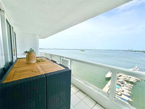 a1534-1717 N Bayshore Dr, Miami, FL, 33132-1103 | Card Image