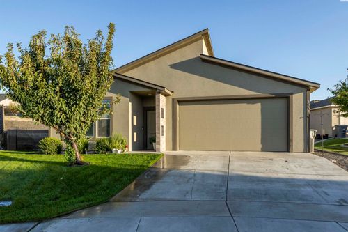 4951 Smitty Dr, Richland, WA, 99352-8008 | Card Image