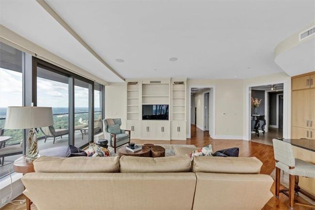 UNIT-3504 - 3344 Peachtree Rd Ne, Condo with 2 bedrooms, 3 bathrooms and 2 parking in Atlanta GA | Image 10