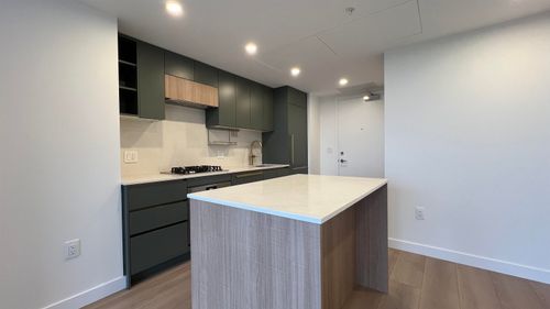 706-13573 98a Ave, Surrey, BC, V3T0X1 | Card Image