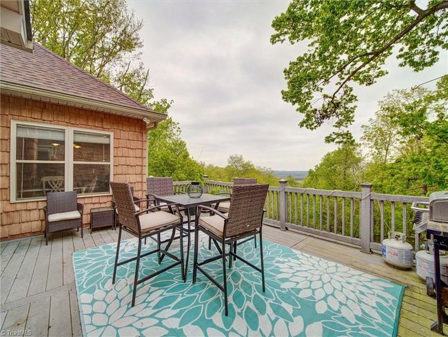 Deck off of Livingroom | Image 15