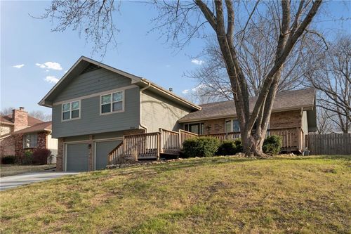 2916 Rimrock Dr, Lawrence, KS, 66047-2713 | Card Image