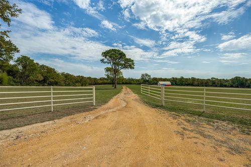 279 Lakeview Dr, Denison, TX, 75020-4845 | Card Image