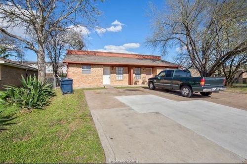 1231 Georgia St, College Station, TX, 77840-4213 | Card Image
