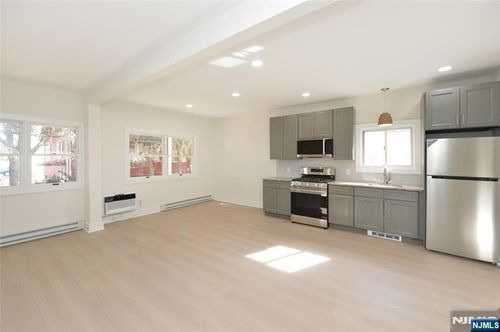 255 Rea Ave, Hawthorne, NJ, 07506-1760 | Card Image
