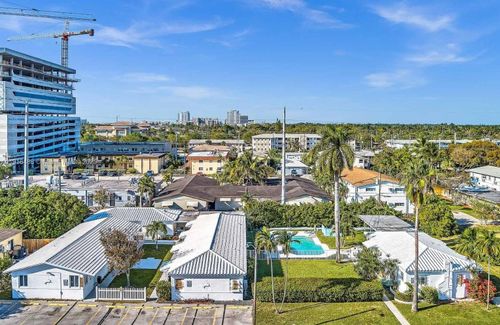 703 Ne 7th St, Hallandale Beach, FL, 33009-3542 | Card Image