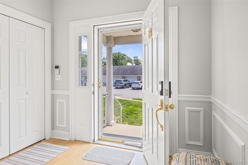 158 Brattle Cir, Melville, NY, 11747-5368 | Card Image