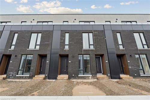 112 Everett Common, St Catharines, ON, L2P0G8 | Card Image