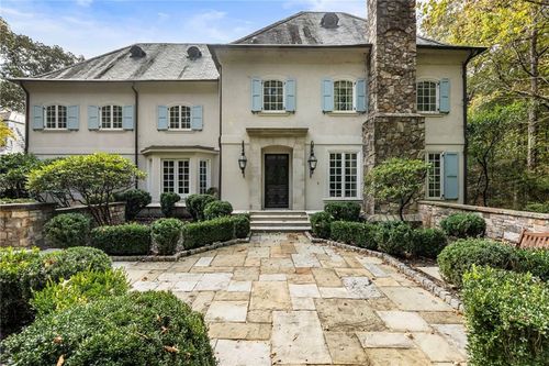 2485 W Wesley Rd Nw, Atlanta, GA, 30327-2031 | Card Image