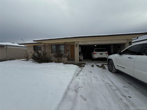 3650 Veronica Dr, Sterling Heights, MI, 48310-4416 | Card Image