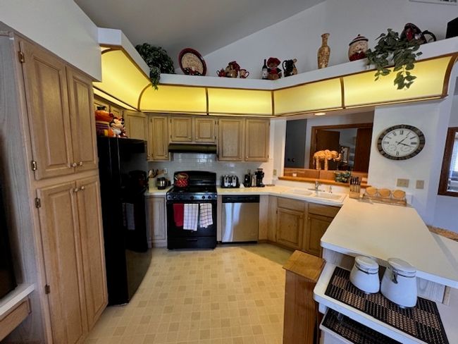 UNIT-603 - 6211 Maple St, Condo with 2 bedrooms, 2 bathrooms and 6 parking in MARENGO IL | Image 10