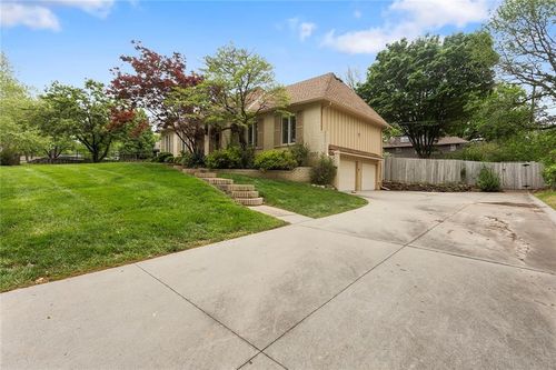 3901 S Sherman Drive, Independence, MO, 64055 | Card Image