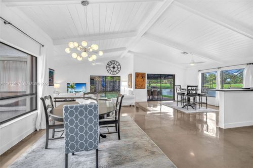 211 Sw 87th Ter, Plantation, FL, 33324-2602 | Card Image