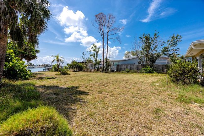 11465 7 Th St E, House other with 2 bedrooms, 2 bathrooms and null parking in Treasure Island FL | Image 45
