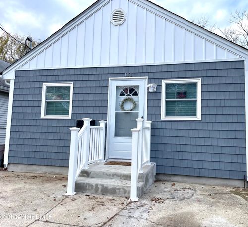 101 Seabreeze Way, Keansburg, NJ, 07734-1067 | Card Image