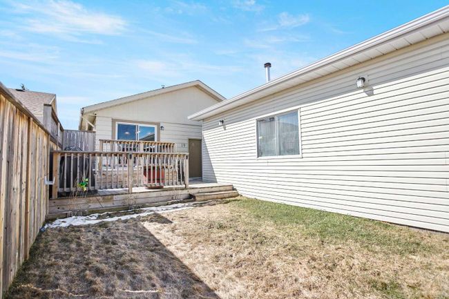 19 Erin Park Bay Se, Home with 4 bedrooms, 2 bathrooms and 2 parking in Calgary AB | Image 35