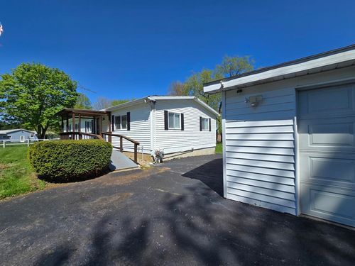 69617 Eisenhower Rd, Sturgis, MI, 49091-8411 | Card Image