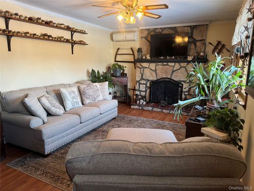 1016 Plains Rd, Wallkill, NY, 12589-4006 | Card Image