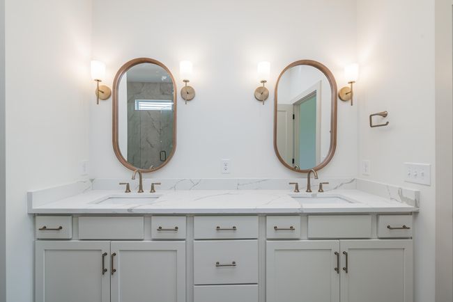 Large Double Vanity with sconce lighting | Image 18
