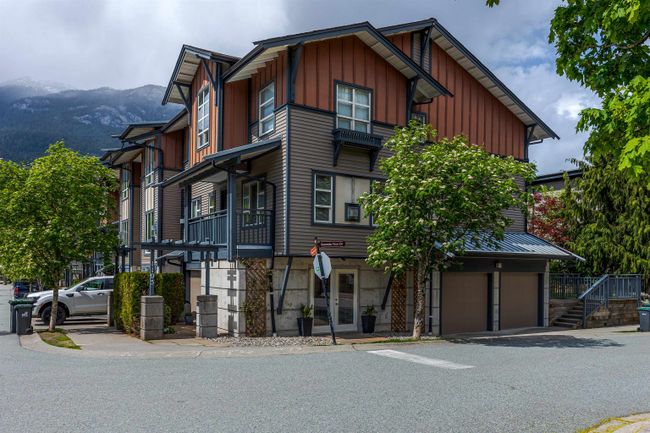 1195 Village Green Way, Townhouse with 3 bedrooms, 2 bathrooms and 3 parking in Squamish BC | Image 17