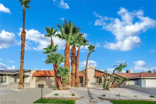 425 Blue River Dr, Las Vegas, NV, 89107-4303 | Card Image