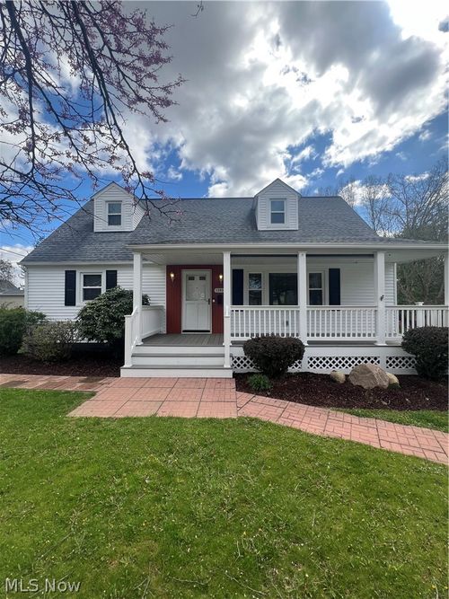 1945 Chatam St, Cuyahoga Falls, OH, 44221-4356 | Card Image