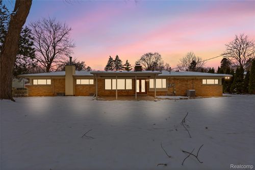 32336 Tareyton St, Farmington Hills, MI, 48334-1658 | Card Image