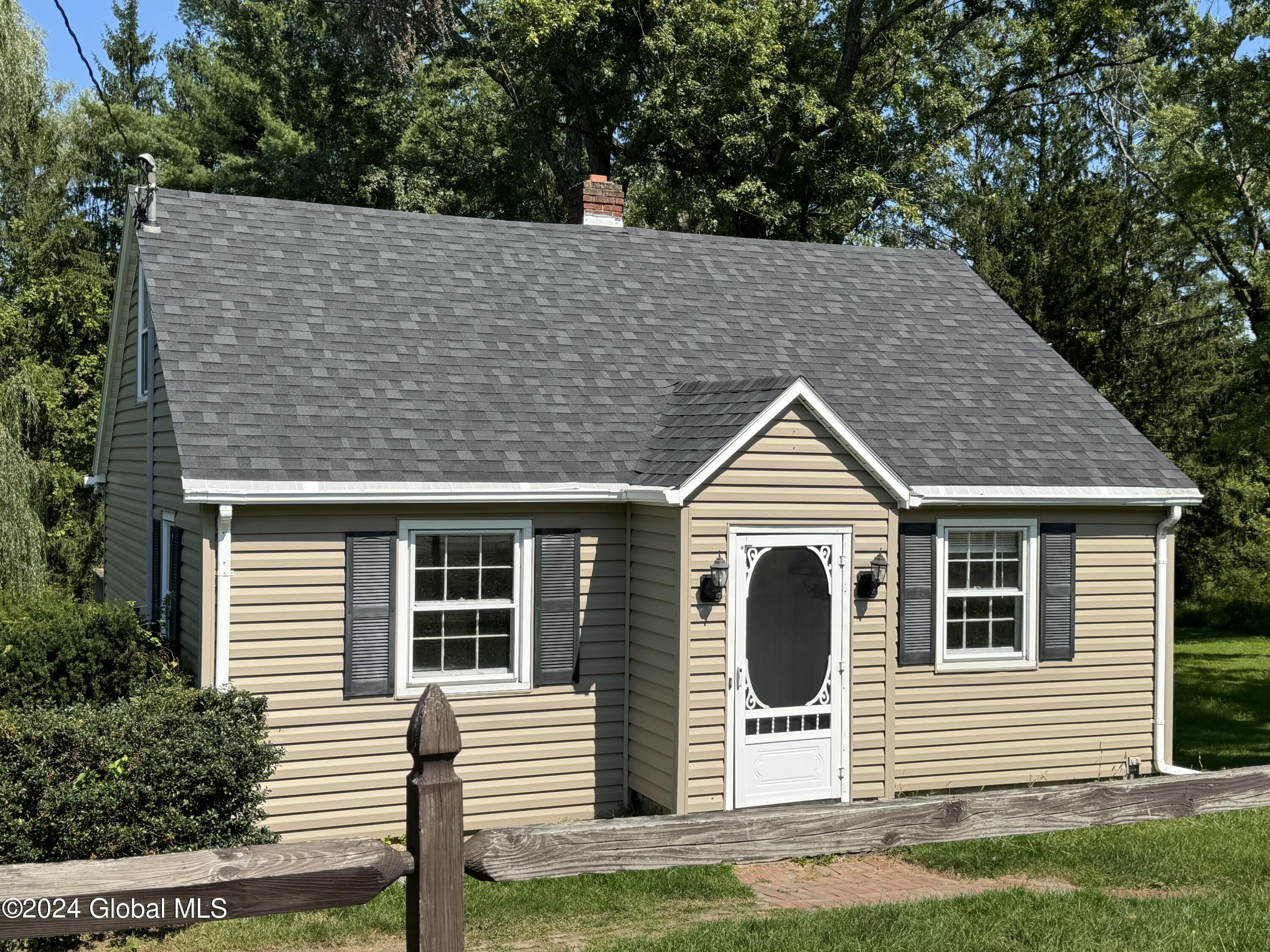 Whiteview Rd, Wynantskill, NY 12198
