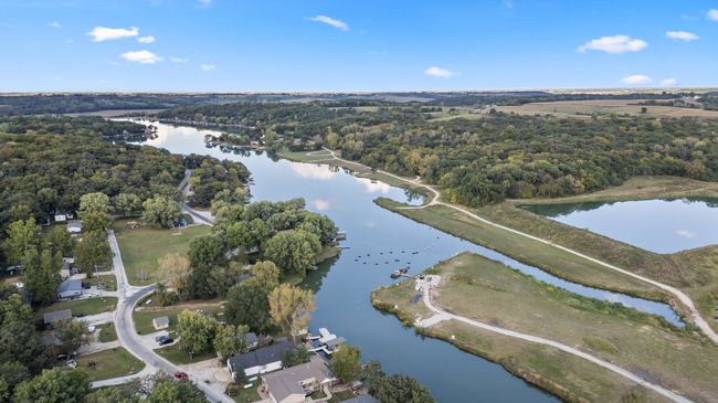 8479 Lakeshore Dr, Home with 3 bedrooms, 2 bathrooms and null parking in Dexter IA | Image 33