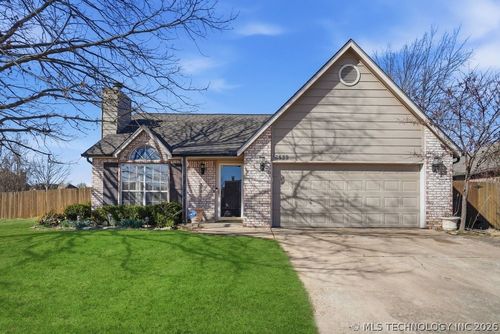 8632 S 91st Eastavenue, Tulsa, OK, 74133 | Card Image