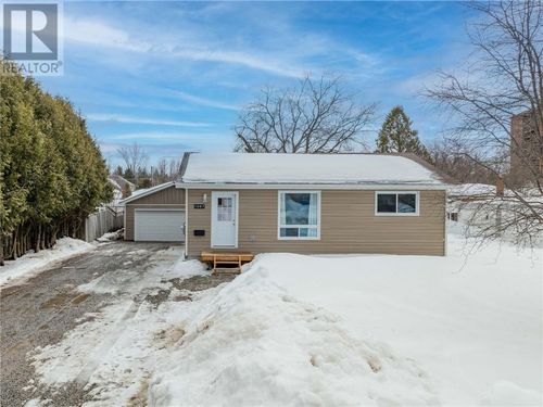 1067 Chapman St, Sudbury, ON, P3A1V8 | Card Image