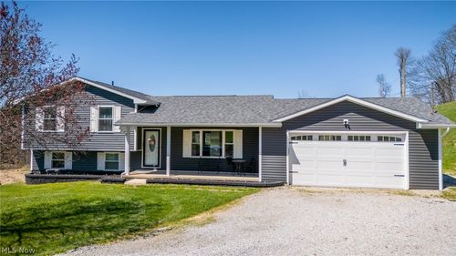 44701 Springbrook Dr, Saint Clairsville, OH, 43950-8781 | Card Image