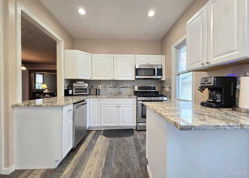 473 Michigan St, Ronkonkoma, NY, 11779-5236 | Card Image