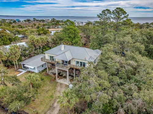 27 W Point Dr, CRAWFORDVILLE, FL, 32327-4718 | Card Image