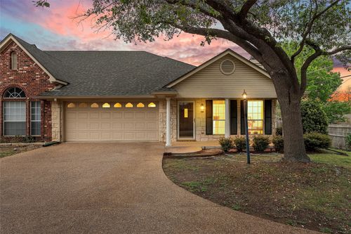 201 Pecan Village Cir, Waco, TX, 76710-2157 | Card Image