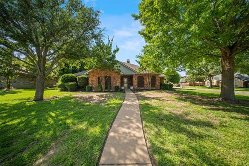 141 Ne Brushy Mound Rd, Burleson, TX, 76028-2521 | Card Image
