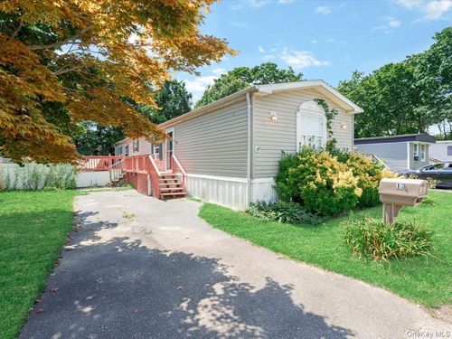 13 Mindy Ln, Bohemia, NY, 11716-4011 | Card Image
