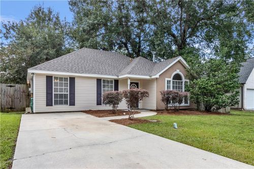 1366 Valmont St, Mandeville, LA, 70448-4169 | Card Image