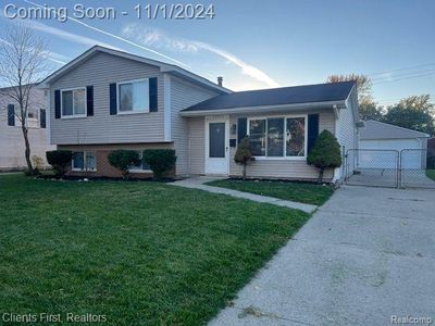 15534 Anthony Street, Home with 3 bedrooms, 1 bathrooms and null parking in Romulus MI | Image 3