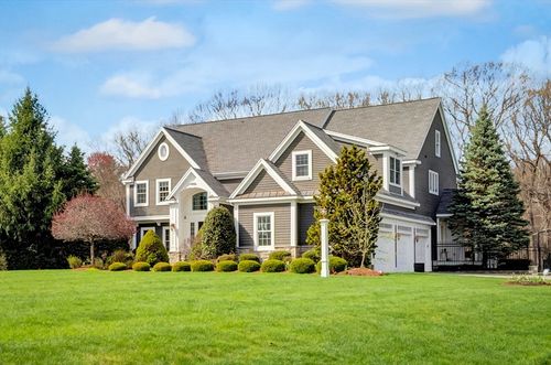 4 Nipmuc Ln, Southborough, MA, 01772-1042 | Card Image