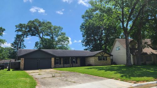 340 Maxwell Dr, Beaumont, TX, 77707-2052 | Card Image