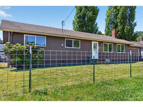 321 W Date St, Powers, OR, 97466-9635 | Card Image