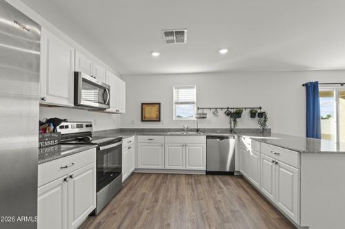 83 S Naples Ln, Casa Grande, AZ, 85122-7015 | Card Image