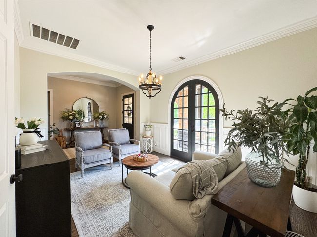 Front Living Area | Image 7