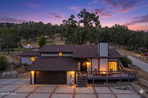 24360 Willow Pass Drive, Tehachapi, CA, 93561 | Card Image
