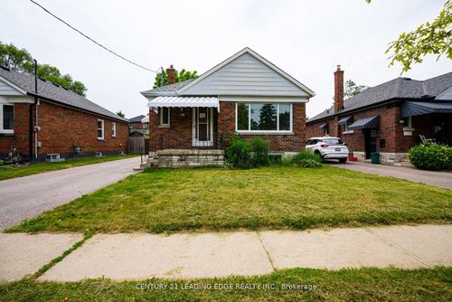 96 Oakes Ave, Oshawa, ON, L1G6C6 | Card Image