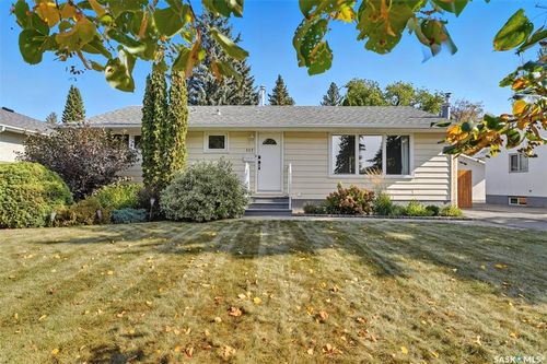 117 Wilson Cres, Saskatoon, SK, S7J2L6 | Card Image