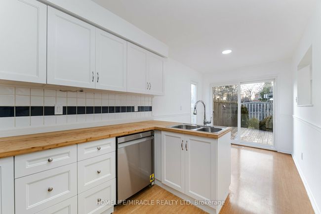 24 - 2 Huntingwood Ave, Condo with 4 bedrooms, 3 bathrooms and 2 parking in Dundas ON | Image 12
